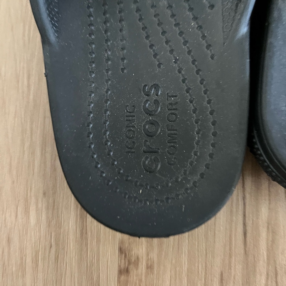 Crocs Baya II Flip Flops Featuring Jibbitz Holes On Straps Size 7 - Picture 3 of 4